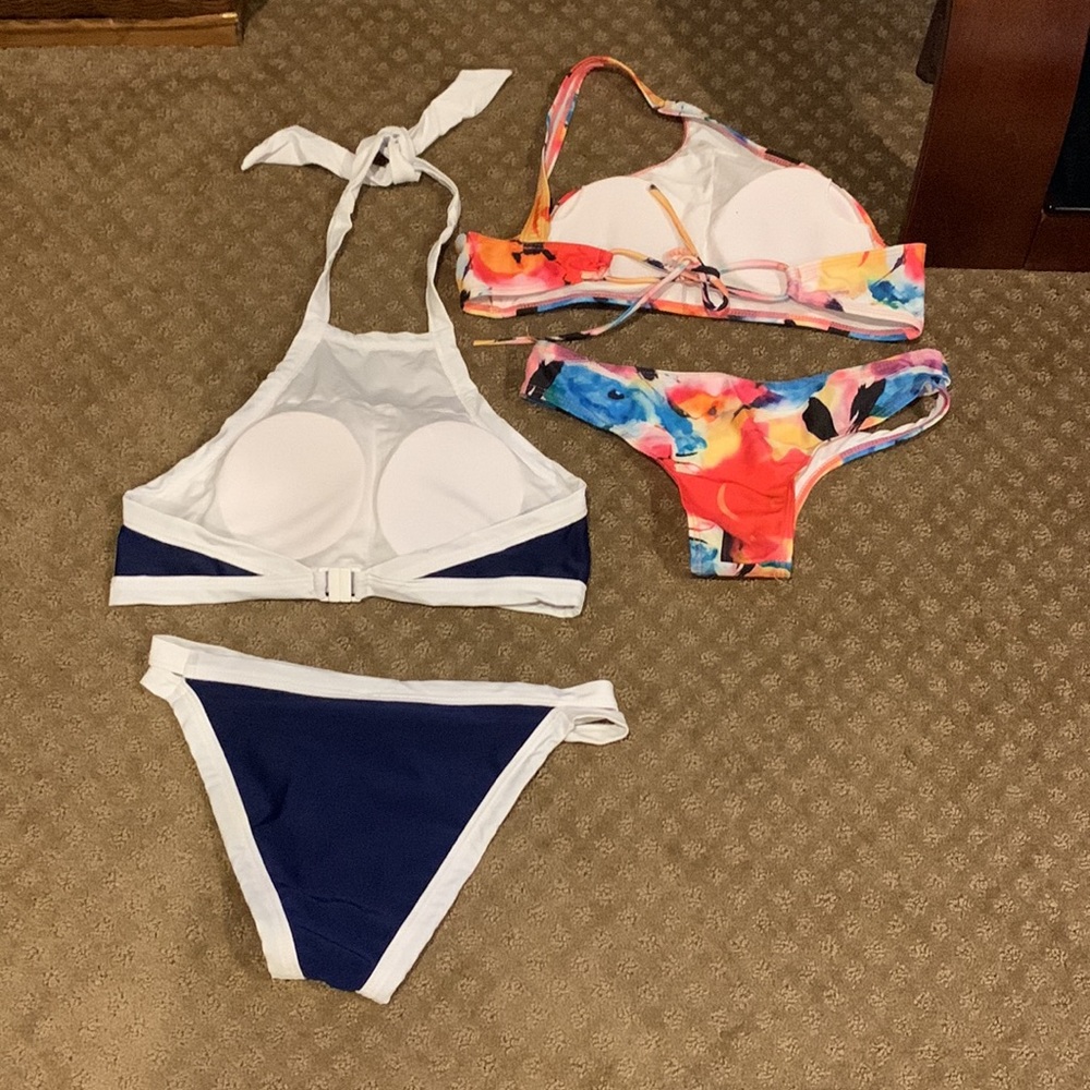 Boohoo Bundle Of Bikini’s Size Small. Navy White Halter Top/Floral One Shoulder - Picture 3 of 7